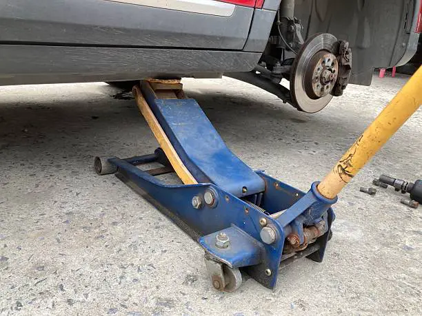 Good 3 Ton Floor Jack